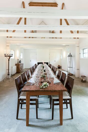 Tafel am offenen Kamin in Bluechers Scheune Kopie