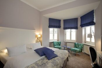 WebDoppelzimmer Turmhaus Schloss Basthorst-1024x683
