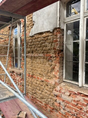 CC468CA2-2591-4405-8357-07BA54C1DFBD 1 105 c