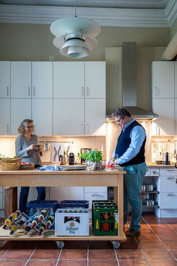 Gutskueche-ferienwohnung-schloss-hohenluckow