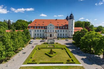 SCHLOSS-Fleesensee frontal