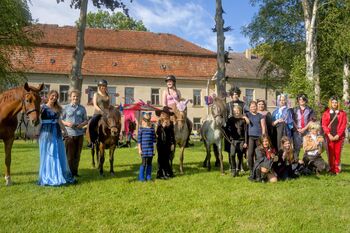 A12D37BA-20AA-45A7-AA3C-C774711BB0A5