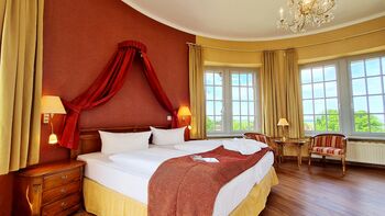 Schloss-klink royal suite hotel