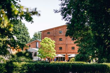 Gutshaus u. Kornspeicher Landsdorf 2 Copyright fotoateliermeier
