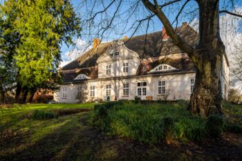 Front Gutshaus Bassendorf trebel