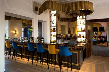 SCHLOSS Fleesensee-Bar1842 jpg