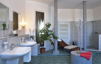 Dmk144 bath 01 2