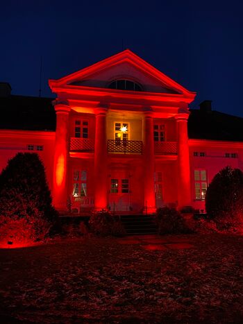 Gutshaus-buelow-bei-nacht