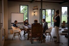 GutZahren SHawlisch 2704