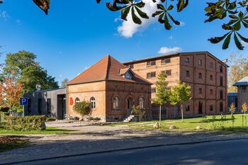 Gutshaus u. Kornspeicher Landsdorf 021