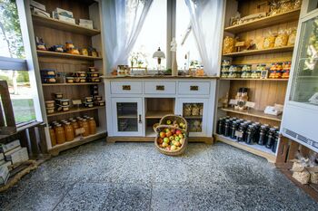 Hofladen-Herrenhaus-Friedrichshof