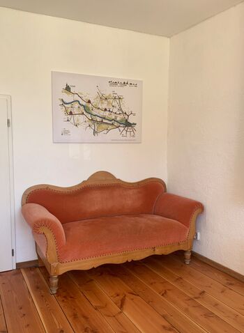 Melk-whg-3-sofa-750x1024