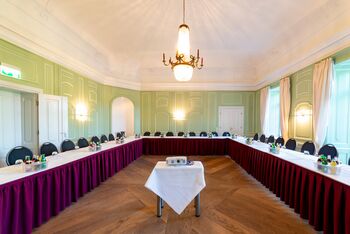 Tagung im Festsaal schlossgut gross schwansee Kopie