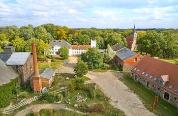 Schloss-broellin-vorpommernjpg