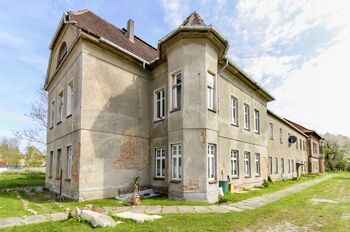 Gutshaus-rakow-front
