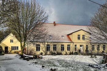 9E9555E2-3E8F-43E7-B213-867E5803DB64