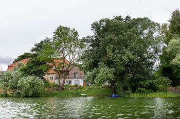 Gutshaus-am-See-Woserin