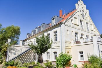 Treppengiebel-gutshaus-parin-1024x683