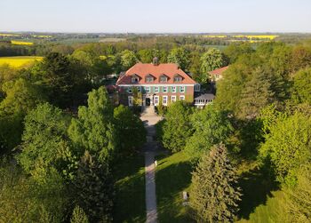 Luftaufnahme Gutshaus Bildlaufleiste Web mkr