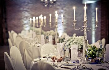 Schloss-Basthorst-hochzeitliche-Dekoration-1024x662